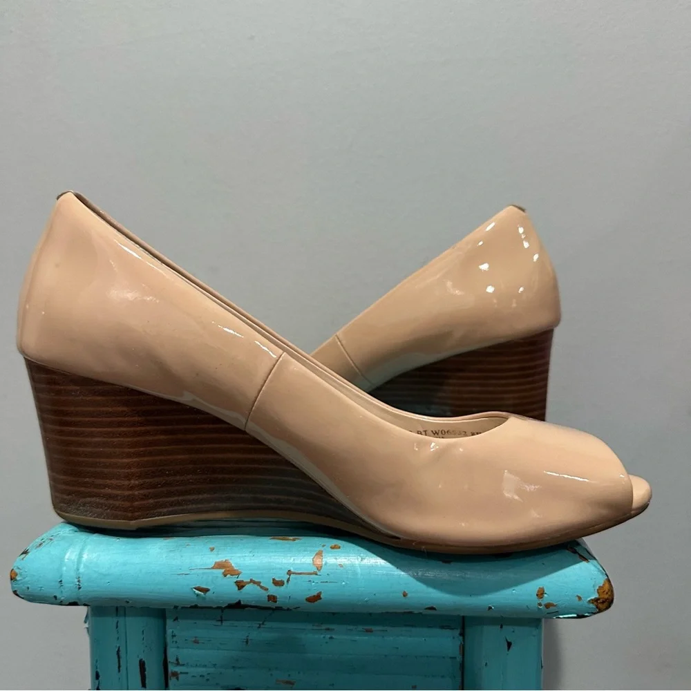 Cole Haan Sadie Open Toe Nude Patent Wedge Heels Size 8B
